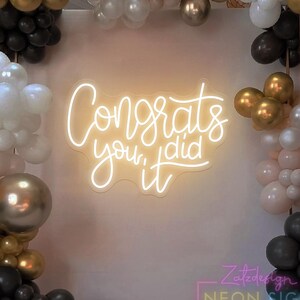 Placa de neon Parabéns, você conseguiu, luz de formatura de parabéns, decoração de baile de formatura de 2025, presente de formatura para amigos, decoração de festa de parabéns, placa de parabéns