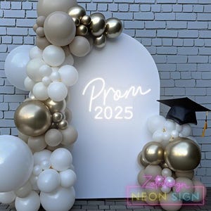 Prom 2025 Placa de néon personalizada para formatura Luz de néon para classe de 2025 Placa de néon LED Decoração de parede para casa Decoração para festa de formatura de 2025 Presente para formatura