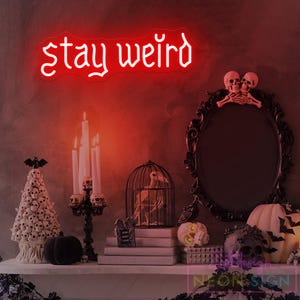 Letreiro de neon "Stay Weird", letreiro de neon personalizado com mão de esqueleto, decoração gótica, decoração com fonte vintage, arte de parede para quarto, decoração com arte sombria, presente personalizado