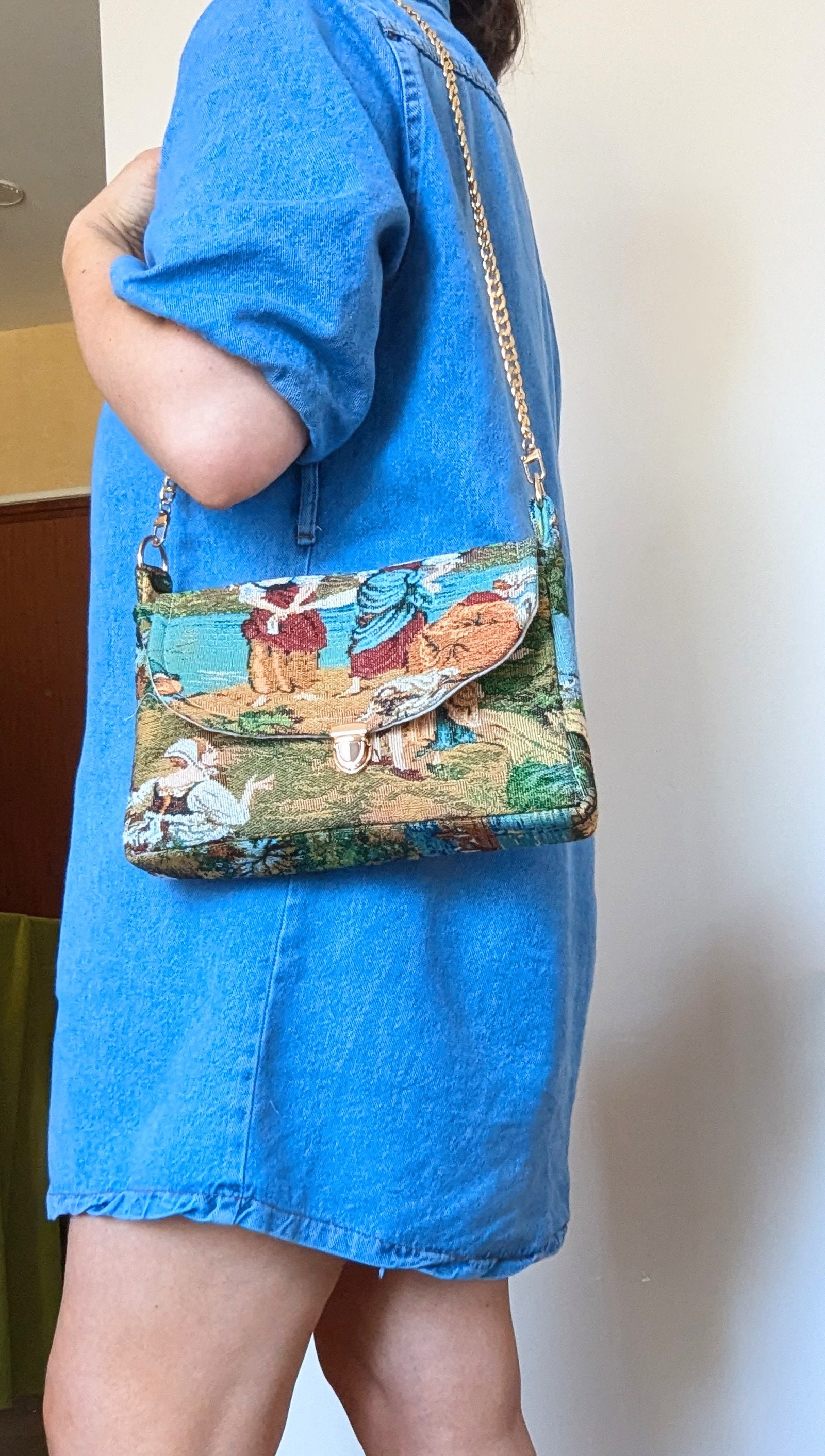 Small Retro Chic Jacquard/tapestry/brocade/romantic/floral/nature Handbag, Gold Chain Handle, Bridgerton Style/occasions - Etsy Small Retro Chic Jacquard/tapestry/brocade/romantic/floral/nature Handbag, Gold Chain Handle, Bridgerton Style/occasions - Etsy