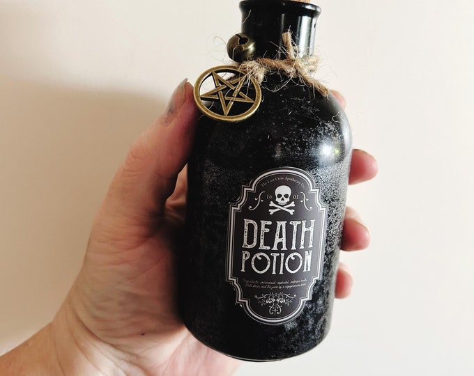 Death Potion Bottle Shaped Candle - Witchcraft Candle - Dark Decor Candle