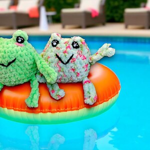 Mini Leggy Frog-Frog Lovers-Amigurumi-Plush Frog-Handmade-Colorful-Gifts for Kids-Birthday-Summer-Spring-Crochet-Desk Pet-Pocket Pal