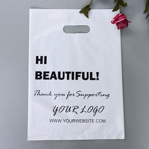 ブティック向けロゴ入りカスタムショッピングバッグ 100 個、ロゴ入りパーソナライズビニールバッグ、小規模ビジネス向けロゴ入りカスタム商品バッグ