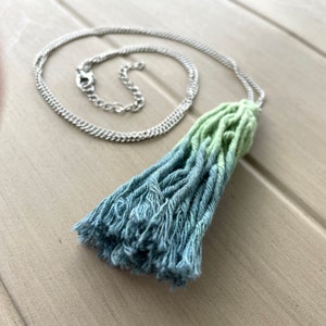 Vibrant Knotted Fringe Tassel Pendant: A Versatile Yarn Pendent Necklace and Stylish Accessory for Every Occasion