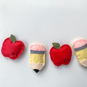 School Garland/ Back to school decor / pencils and apple/ classroom decor / gift for teacher