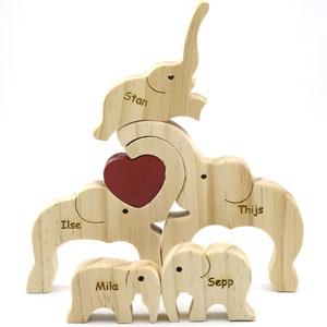 Holzelefantenfamilien-Puzzle, benutzerdefinierte Tierfiguren, Holzelefanten-Schnitzereien, personalisiertes Familiennamen-Puzzle, Muttertagsgeschenk, Kindergeschenk Bild 6