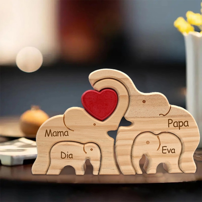Benutzerdefinierte hölzerne Elefanten Familie Puzzle, personalisierte Tierfiguren, Holz Elefanten Schnitzereien, Familien Name Puzzle, kundenspezifisches Muttertagsgeschenk Bild 1