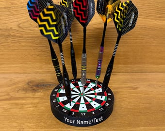 Personalisierter Dartpfeil Ständer mit Namensgravur – Geschenk für Dartspieler – Steeldart & Softdart Halter