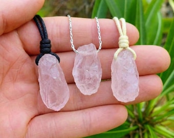 Collar de cuarzo rosa en bruto para hombre y mujer | Collar con piedras preciosas, colgante de cuarzo rosa, joyería de cuarzo rosa, collar de cuarzo rosa en bruto.
