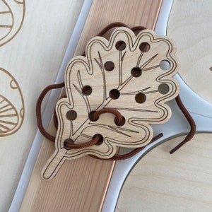 Carte à lacer - feuille de chêne