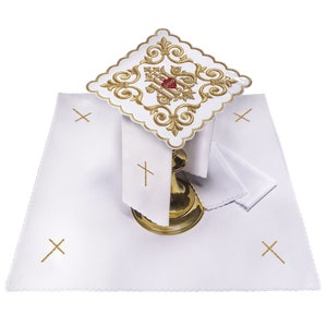 Chalice Linen Set Embroidered Ihs+ Crowned Heart (40H)