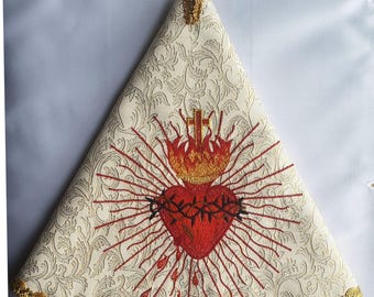Embroidered ciborium cover (1)