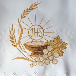 Altar Cloth Embroidered Host