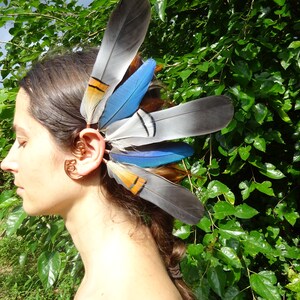 Macaw Feather Earcuff main image 1