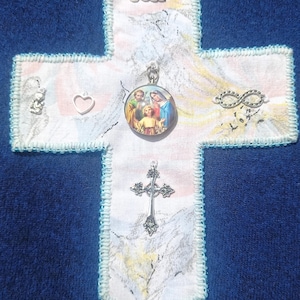 Orthodox pocket shrine with protective charms, 100% handmade and entirely hand-sewn in fabric, pocket sanctuary, miniature handmade shrine