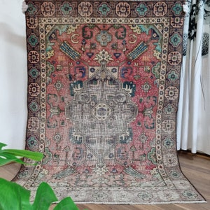 Turkish vintage rug handmade, 6 x 4.3 ft - (185x130 cm) Unique beautiful Turkish vintage carpet- free shipping