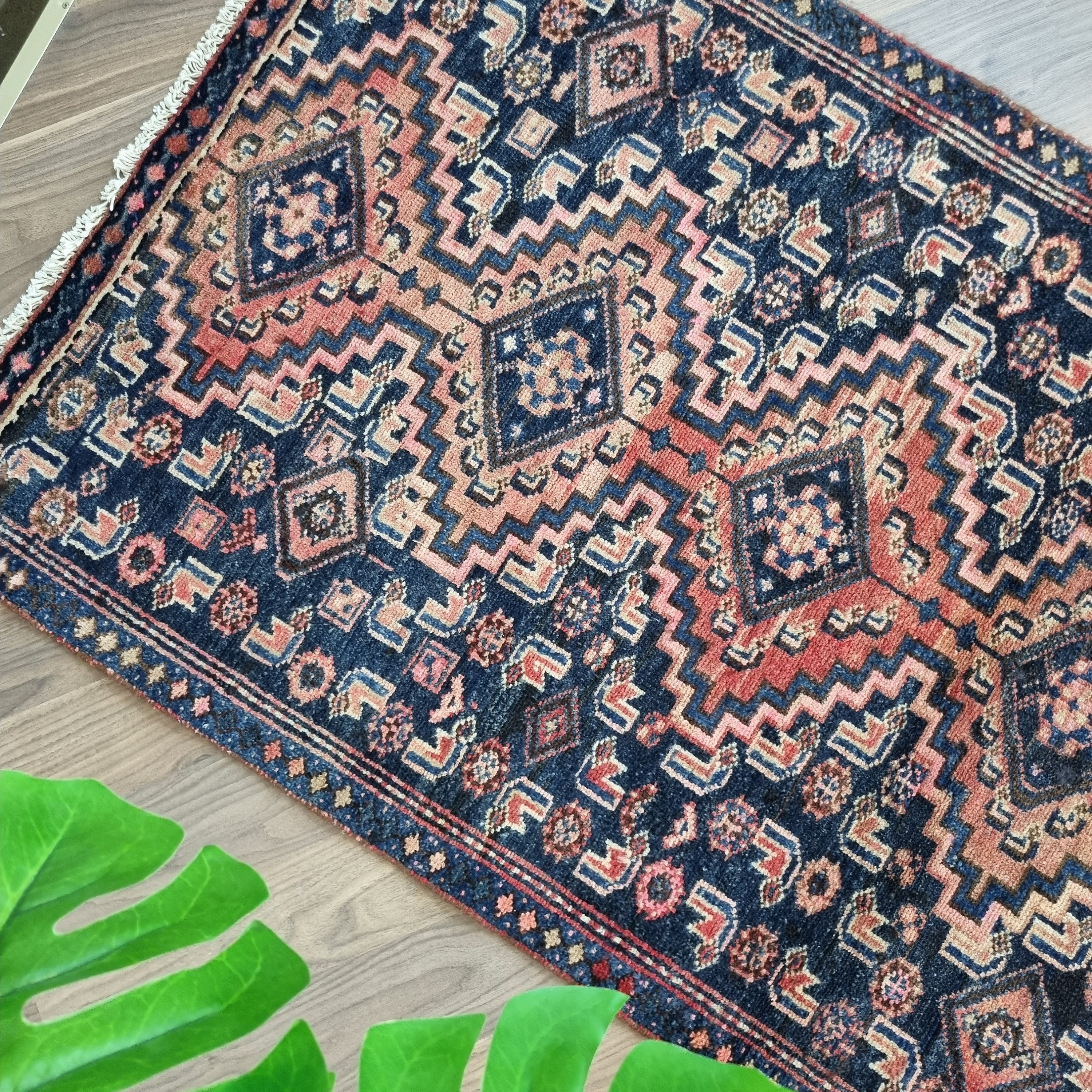 Turkish Vintage Rug Handmade, 5.7 X 4.1 Ft - (165x85 Cm Turkish Vintage Rug Handmade, 5.7 X 4.1 Ft - (165x85 Cm