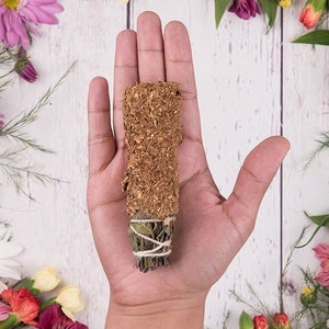Palo Santo incense bundle with laurel, cedar wood and eucalyptus - Smudge Stick