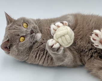 Handmade play ball for cats. Felt ball. Cat toy. Cat activity