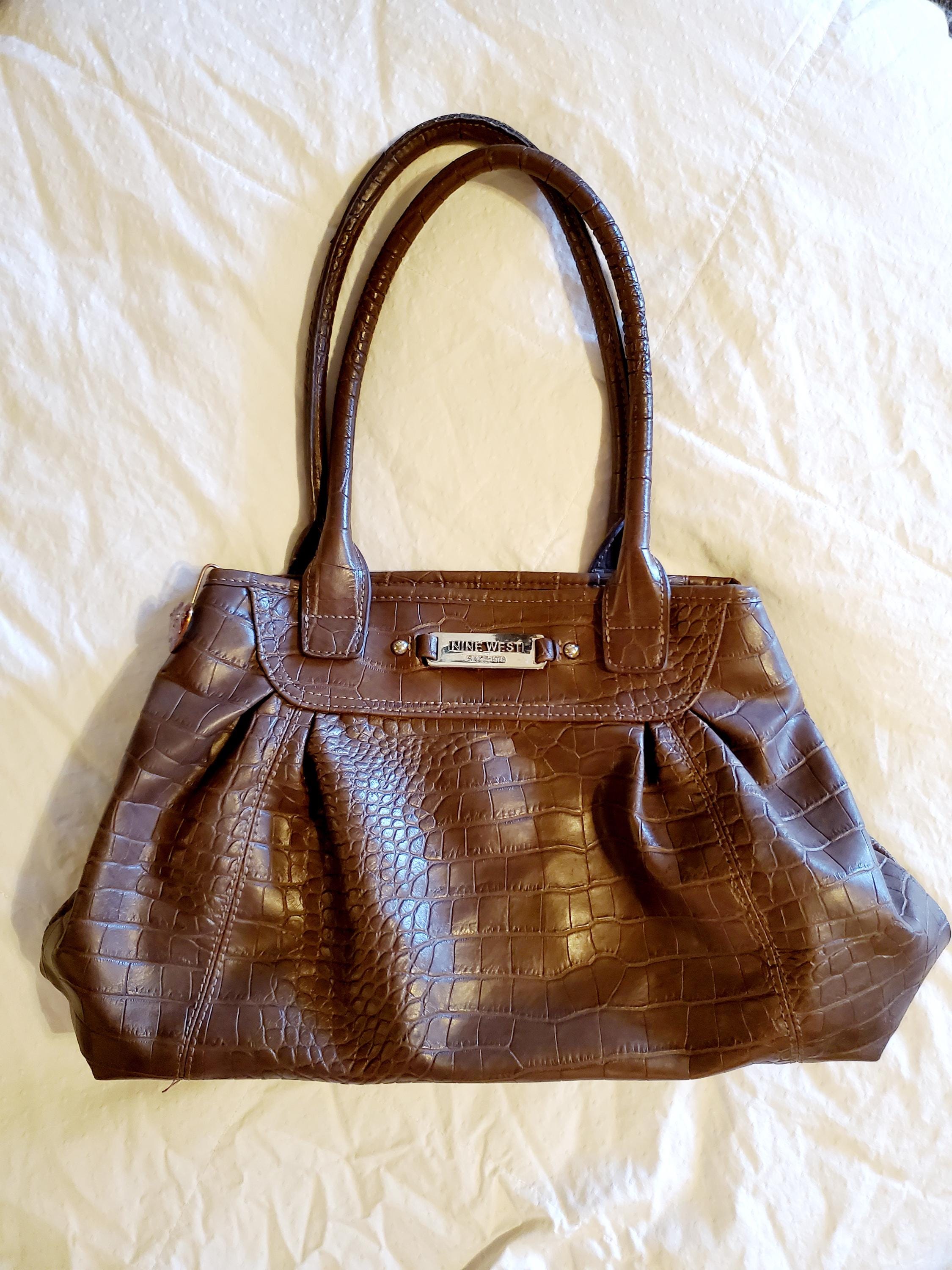 Nine West Sac à bandoulière Nalini, Logo beige/acajou, Medium