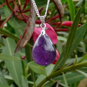 Natürliche Amethyst-Anhänger aus Brasilien – Silberöse – Tropfen- oder ovale Form – Frieden, Gelassenheit, Harmonie, Meditation