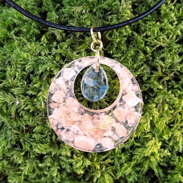 Pendentif orgonite en pierre soleil et pierre de lune - Pendentif énergétique - Yin Yang - Équilibre, confiance en soi, positivité