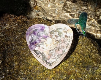 Orgonite "Lady of hearts" in amethyst, rose quartz and shell - Heart shape - Soothing, calm and serenity