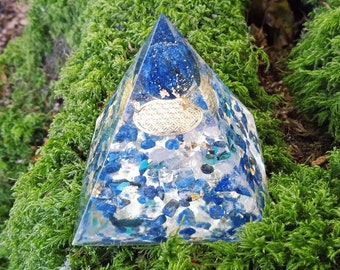 Pyramide orgonite en lapis-lazuli- Symbole fleur de vie - Apaisement du stress, confiance en soi - Nettoyage énergétique - Protection EMF