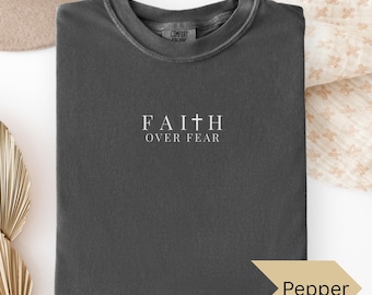 Minimalistisch christelijk shirt schattig christelijk merch Faith-T-shirt voor haar religieus cadeau-idee voor tiener christelijke collega kleding inspirerend T-shirt