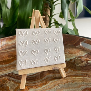 Mini white hearts canvas and easel! Texture Art