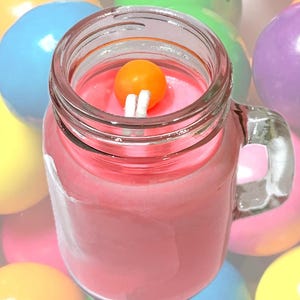 SWEET BUBBLEGUM Soy Candle | 4oz travel size | cute gift | natural soy wax | smells like BUBBLEGUM | Food Scent