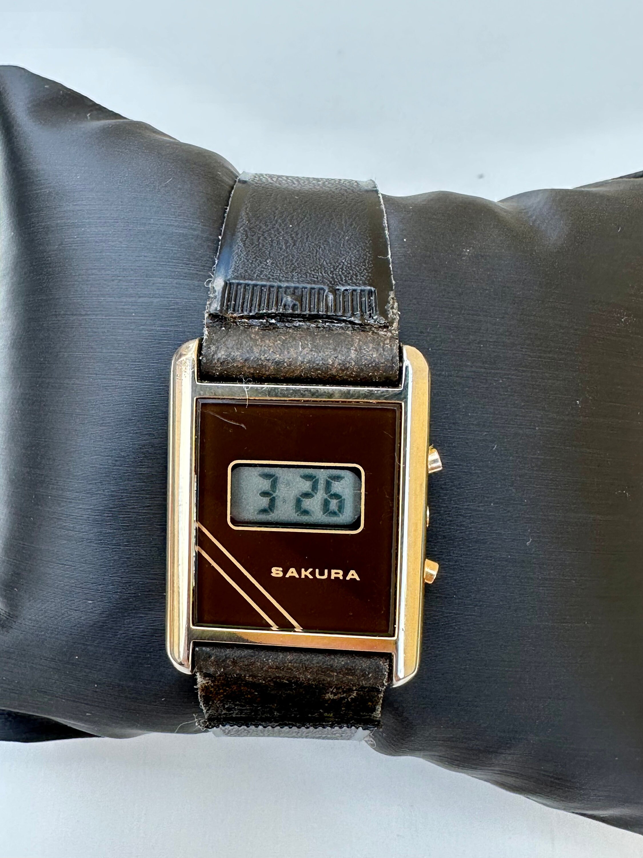 Sakura orologio da serbatoio digitale vintage color oro prodotto