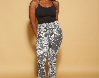 Black and White Snake Animal Print Soft not see-through Best Fitting High Waist Legging Yoga, Run, Dance, Fashion and Ethically Sourced