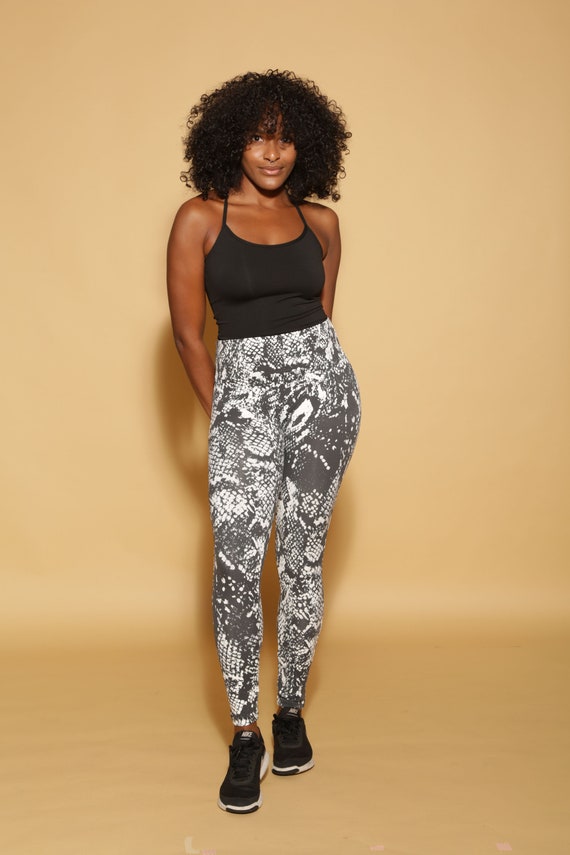 Black and White Snake Animal Print Soft Not See-through Best Fitting High  Waist Legging Yoga, Run, Dance, Fashion and Ethically Sourced 