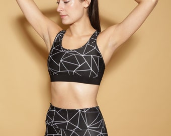 Black and White Geometric Print Comfortable and Supportive Full Coverage  Active Sports Bra for Yoga Dance Fitness Eco-friendly