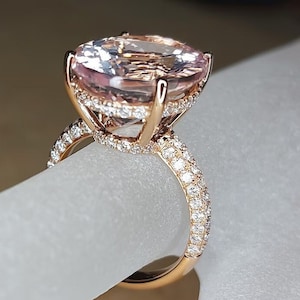 Anillo de compromiso de morganita de 9 quilates, anillo de morganita ovalada de oro rosa con halo oculto de diamantes, anillo de morganita ovalada, regalo para ella.