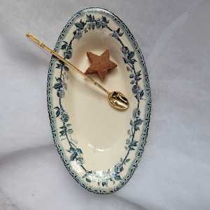 19th&#39; 2 antique french ironstone little dishes from Choisy le roi ,blue flowers /2 Beautiful raviers