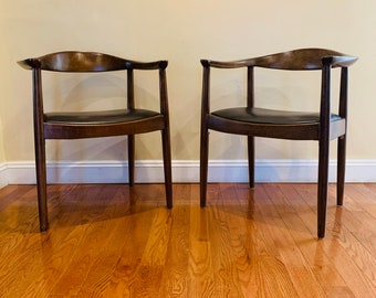 Pair of Mid Century Hans Wegner Style Chairs