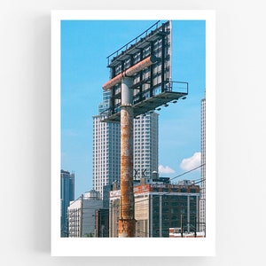 Fuera de casa - Long Island City, Queens, NYC / Impresión artística de fotografía callejera y póster de pared (20 x 30 cm, 40 x 60 cm, 50 x 76 cm)