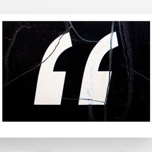 Citation - Long Island City, Queens, New York | Impression d'art et affiche murale de photographie de rue (9 x 12 po, 12 po x 16 po. 18 po. x 24 po., 24 po. x 32 po., 30 po. x 40 po.)