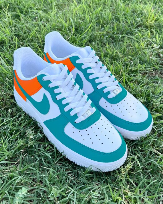 Nike Women\'s Athletic Shoes in Teal and White with Orange Accents Nike Air Max Correlate Mango Women main image 4