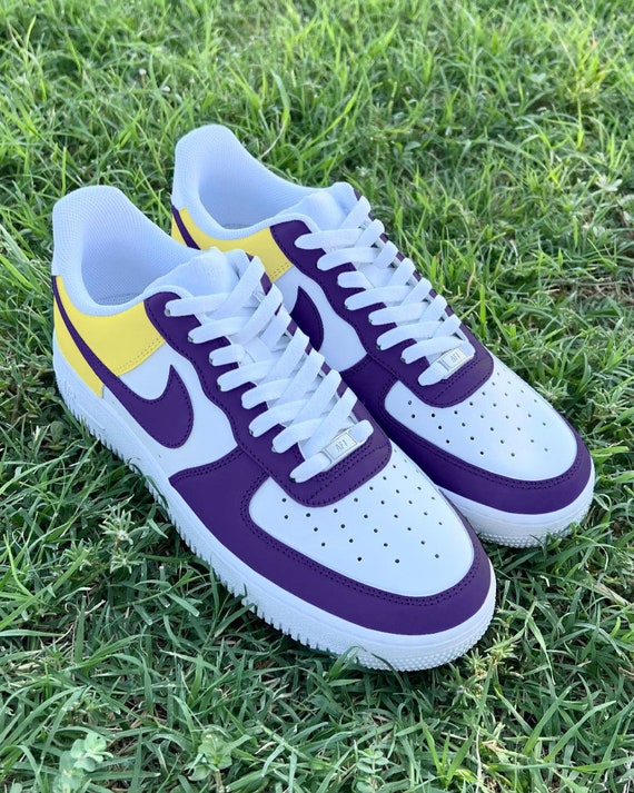 Custom Half Pale Yellow & Violet Air Force 1 display picture 1
