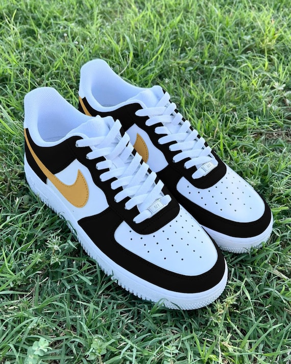 COPY - NIKE AIR Force one Blk/White/Gold Gently used 11.5 Nike Air Force 1  main image 2