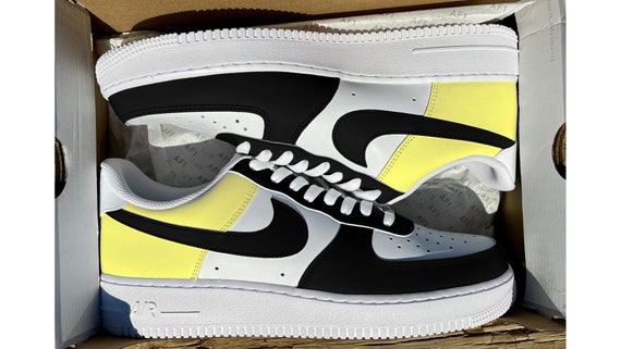 half white and black air force 1