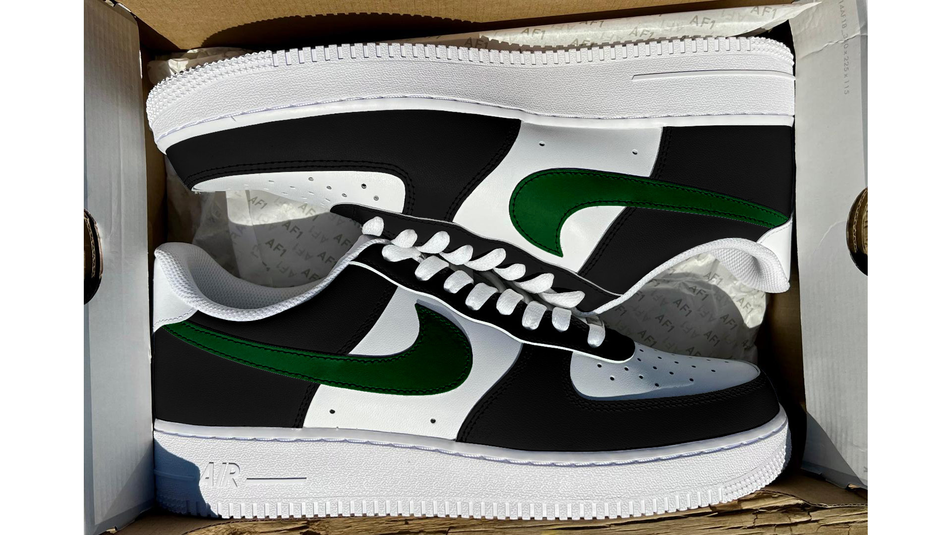 Nike Green and White Sneakers with Black Accents Nike Sportswear DUNK - Trainers - sail/stadium green/black  main image 2