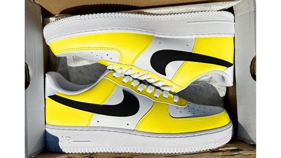 靴 NIKE AIR FORCE 1 BLACK YELLOW Nike AF-1 82 Air Force 1 '07 Varsity Maize Yellow Black