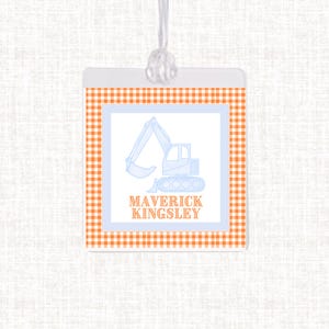 Gepersonaliseerde taslabel met aquarelconstructie | Gelamineerd bagagelabel voor jongens | Gingham luiertaslabel | Strandtaslabel |