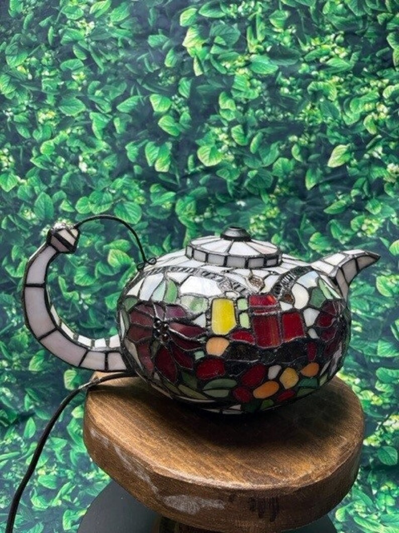 Excellent Condition Large Tea Pot Table Accent Night Light Teapot Tea