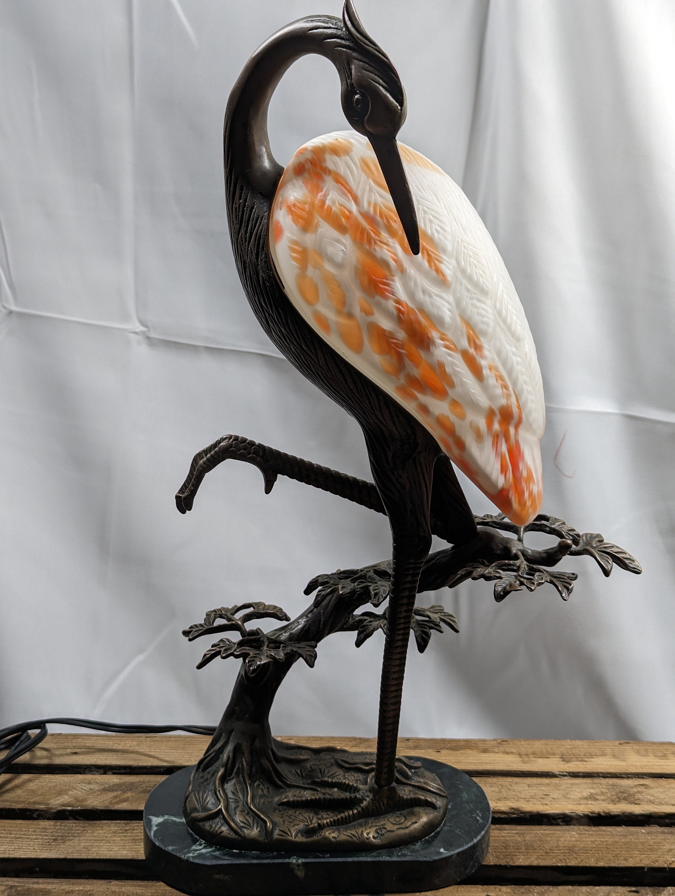 Excellent 1996 Tin Chi Designer Cast Bronze & Art Glass Crane Lamp