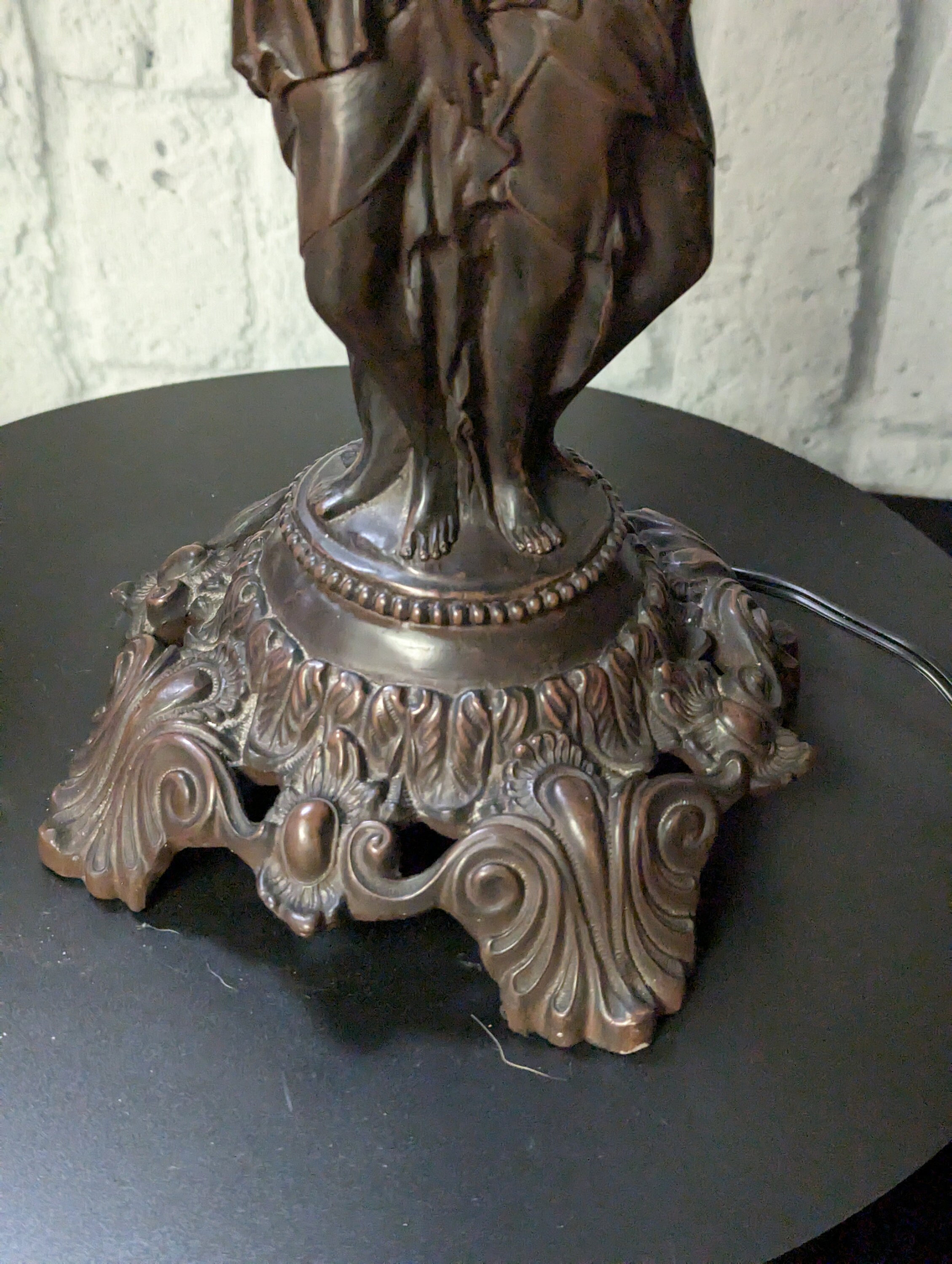 Art Nouveau Stained Glass Lampアルフォンスミュシャ アルフォンス・ミュシャ（Alphons）（1860-1939）によるチェコ